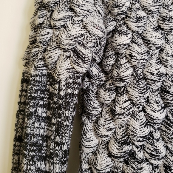 Long fitted sweater size M - Picture 2 of 2